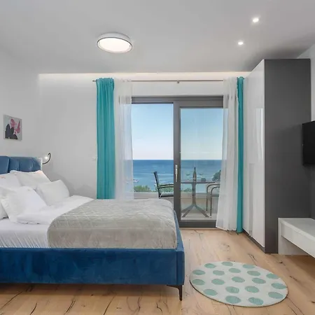 Apartmán Luxury Beachfront Krk With Terrace - With Terrace Krk Town