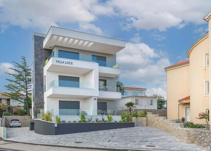 아파트 Luxury Beachfront Krk With Terrace - With Terrace *