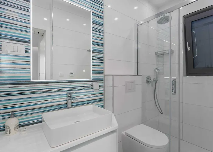아파트 Luxury Beachfront Krk With Terrace - With Terrace *