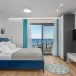 아파트 Luxury Beachfront Krk With Terrace - With Terrace 크르크