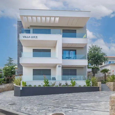 Luxury Beachfront Krk With Terrace - With Terrace 아파트 *