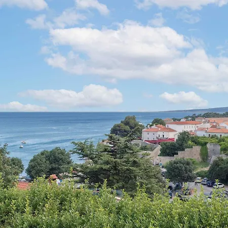 Luxury Beachfront Krk With Terrace - With Terrace 아파트